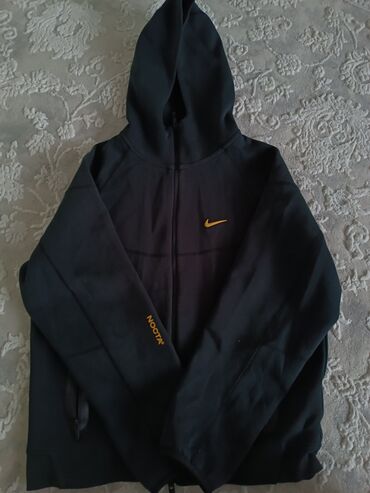 Спортивные костюмы: Мужской спортивный костюм, M (EU 38), Nike, Б/у, цвет - Черный, Самовывоз, Платная доставка