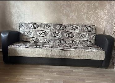 salon divan: Qonaq otağı üçün yumşaq mebel dəsti təqdim olunur. Dəstə bir ədəd — 3