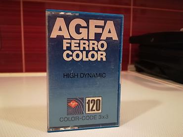 Kasete, CD i DVD: Agfa ferro color 120, plava, minimalno ispisana, zupci na mestu, 350 — 1