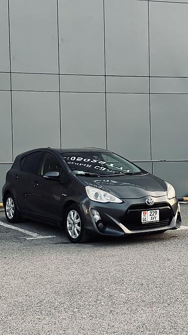 Toyota: Toyota Prius C: 2017 г., 1.5 л, Вариатор, Гибрид, Хэтчбэк — 3