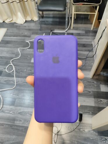 чехол на xs: Оригинальный силиконовый чехол на Iphone XS MAX фиолетового цвета