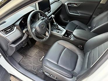 byd e2 2025: Toyota RAV4: 2020 г. — 9