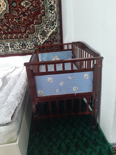 детская кроватка с бортиком: Манеж, Для мальчика, Б/у