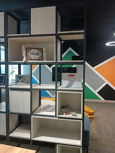 dizustu masa: Müasir ofis mebelləri komplekti Hər biri xarici istehsaldır mebellərin — 4
