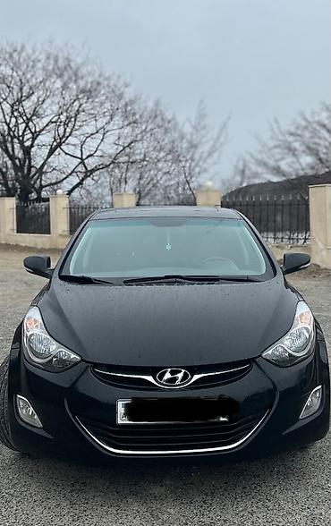 hunday gets: Hyundai Elantra farasi arginal usten cixmadi, Taivan DEYIL . 2012 ci — 1