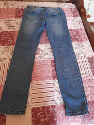 Qadın şalvarları: Müxtəlif markaların şalvarları. Birin qiyməti 10 man. Брюки различныx — 10