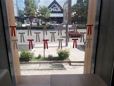 Изготовление рекламных конструкций: - Декор для витрин, окон и перегородок: стилизованные силуэты — 3