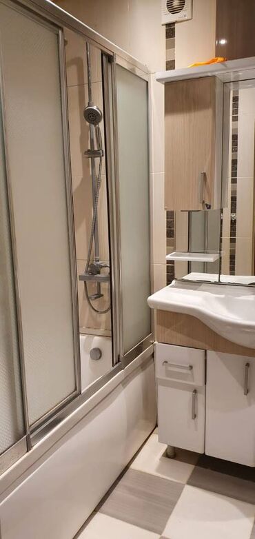 Uzunmüddətli kirayə mənzillər: 5 mərtəbəli daş binada (köhnə tikili) mənzil icarə verilir. H.Cavid — 2