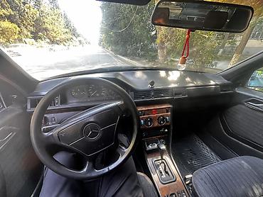 niva kuza: Mercedes-Benz E-Class W124 sedan - Korpus: 4 qapılı sedan, qara rəng — 6