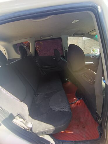 срочно в связи с переездом: Honda Fit: 2003 г., 1.5 л, Автомат, Газ, Хэтчбэк