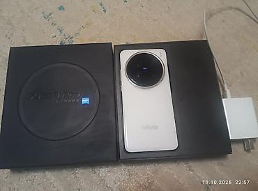 Vivo X200 Pro, Б/у, 256 ГБ, цвет - Белый, 1 SIM, 2 SIM, eSIM at lalafo.kg Vivo X200 Pro, Б/у, 256 ГБ, цвет - Белый, 1 SIM, 2 SIM, eSIM