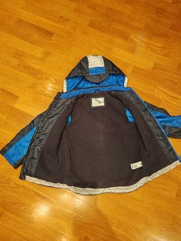 Kurtkalar: Mothercare brendi, 8-9yaş,çox keyfiyyətli və praktik geyimdir.təzə — 9