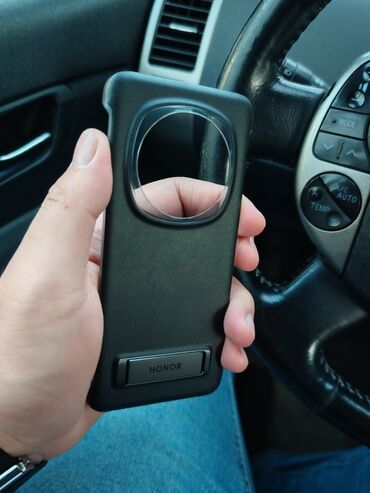 Kabrolar: Salam. Honor magic 6 pro üçün original Honor case. İrşaddan 50 Azn ə