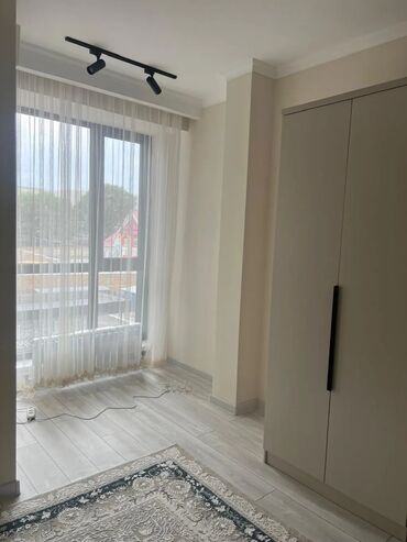 срочно продаётся 1 комнатная квартира в районе ошского рынка по улице кенсуйская: 1 комната, Агентство недвижимости, Без подселения, С мебелью полностью