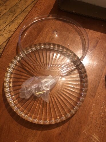 Mətbəx aksesuarları: Tort və şiriniyyat qabı