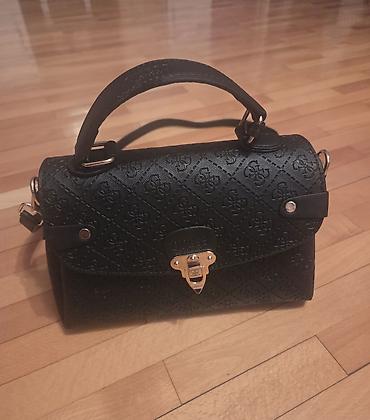 Torbe: Elegantna torbica, Guess, Materijal: Veštačka koža — 2