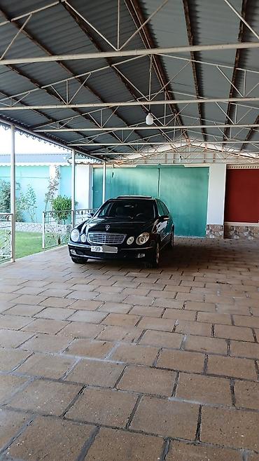 Mercedes-Benz: Mercedes-Benz E 240: 2.6 l | 2002 il Sedan — 1