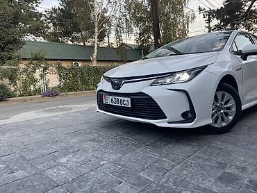 Toyota: Toyota Corolla: 2020 г., 1.8 л, Вариатор, Гибрид, Седан — 1