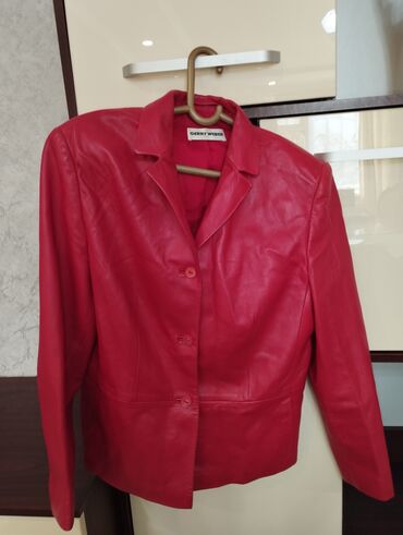 Демисезонные куртки: Продаю 1)осенне-весеннюю подросковую куртку 40-42размер.Синего — 20