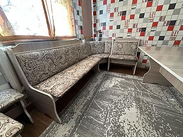 Кухонный уголок с обеденным столом и табуретами Комплектация: - at lalafo.kg Кухонный уголок с обеденным столом и табуретами Комплектация: -