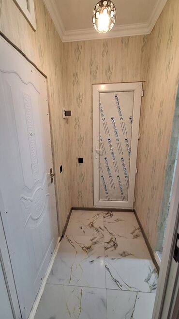 Köhnə tikili: Bakı, 3-cü mikrorayon, 1 otaqlı, Köhnə tikili, m. Memar Əcəmi, 35 kv. m — 12