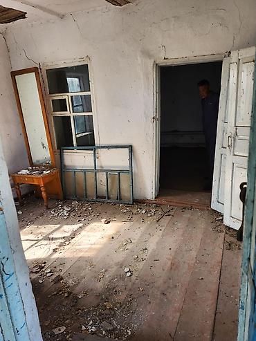 Продажа коттеджей и домов: Продаю участок (с домом, возможно под снос) 20лет никто не жил и есть — 11