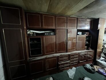 столы на зал: Гарнитур для зала, Шкаф, Дерево