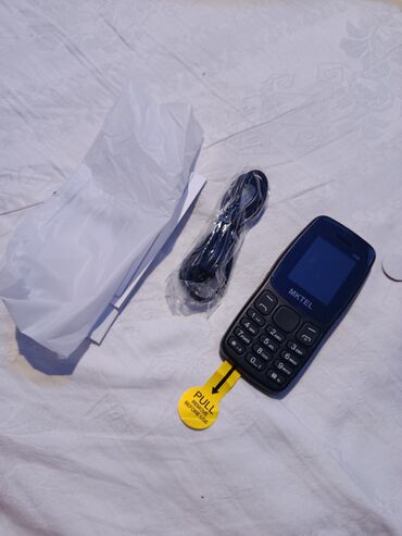 Ostali mobilni telefoni: MKTEL 106 – klasični mobilni telefon Glavne karakteristike: - Ekran — 3