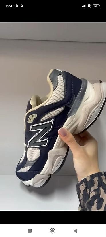 Patike: 40-45 4900 crne su 36-44 ostale 40 do 44 — 6