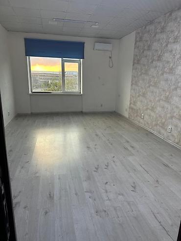 продажа домов он киркомстром: Сдаю Офисный шкаф: 25 м², В административном здании, С ремонтом, High ceilings — 2