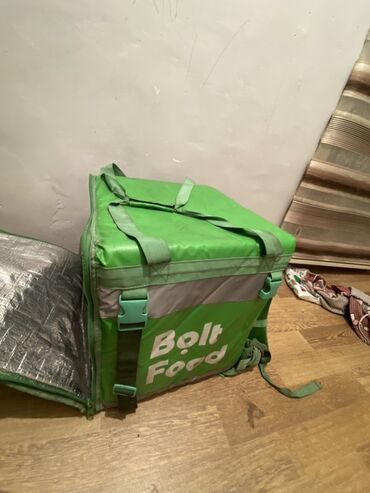 Kuryer çantaları: Bolt Food şirkətinin yemək çatdırılması üçün nəzərdə tutulmuş termal