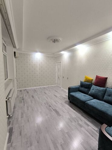 Uzunmüddətli kirayə mənzillər: 11-ci mikrorayonda, 5 mərtəbəli binanın 4-cü mərtəbəsində yerləşən — 9