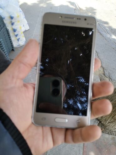 Samsung: Samsung Galaxy J2 2016, 8 GB, İki sim kartlı
