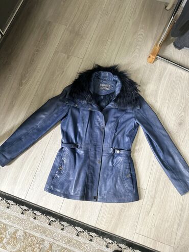 куртка зима женская: Продаю куртку из натуральной кожи фирмы DERIMOD, брала за 330