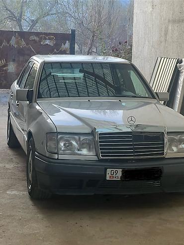 Mercedes-Benz: Mercedes-Benz W124: 1992 г., 2 л, Механика, Бензин, Седан — 3