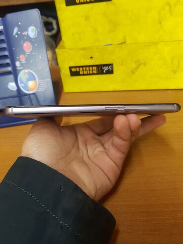 Meizu: Meizu M5, Б/у, 16 ГБ, цвет - Черный, 2 SIM — 5