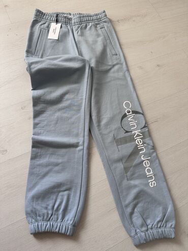 ич кийимлар фото: Ориганьные спортивные штаны от Calvin Klein Jeans
Размер XS