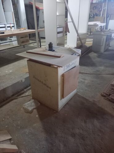 Mebel və taxta dəzgahları: CNC 4000 man, frez dəzgahı 1200 man,reysmus 40sm-lik 1100 — 8