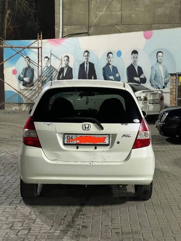 фит белый: Honda Fit: 2003 г., 1.3 л, Вариатор, Бензин, Хэтчбэк