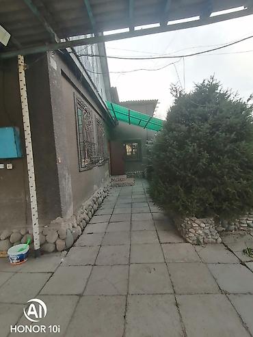 Продажа коттеджей и домов: Продаётся дом плюс участок в районе рынка Баят. Общая площадь дома 140 — 13