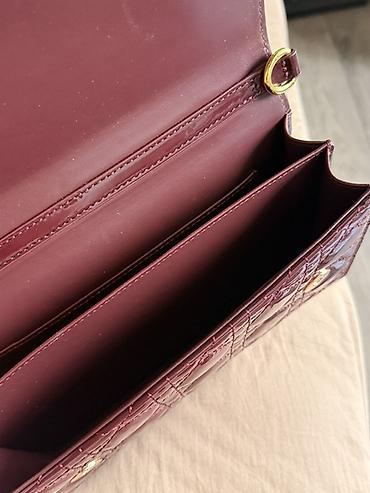 Жеке буюмдар: Сумка Dior модель из лакированной кожи в фирменной стёжке Cannage — 6