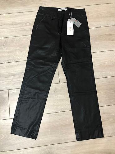 Другая женская одежда: Юбки джинсы штаны пиджаки шарфы . Размеры разные . Цена — 2