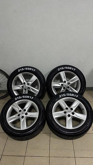 21570 р16: Комплект из 4 колес Toyota: литые диски + шины. - Диски: оригинальные — 1