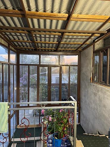 Продажа коттеджей и домов: 📣 4 сотых жер тилкеси менен чоң жер үй сатылат! 📍 Дареги: Кенен ПМК — 2