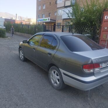 продаю нексиа: Nissan Primera седан (P11), серебристо‑серый двухцветный кузов