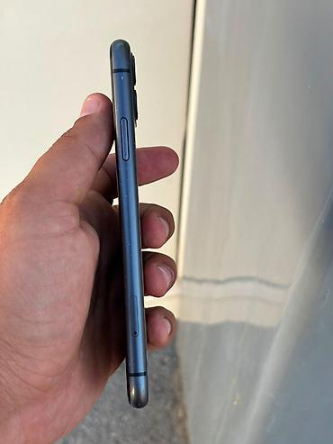 2ci el iphone 11: IPhone 11, 64 GB, Qara, Barmaq izi, Face ID, Simsiz şarj — 2