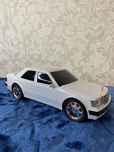 Игрушки: Mercedes-Benz W124 на радиоуправление Дальность управления — 10