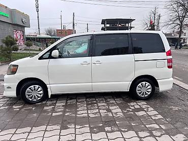 Toyota: Toyota Noah: 2004 г., 2 л, Автомат, Бензин, Минивэн — 3