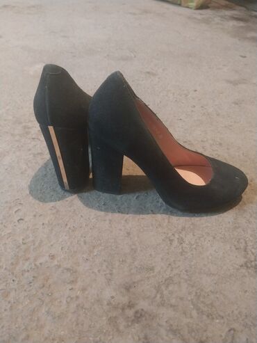 Женская обувь: Туфли Basconi, 36, цвет - Черный