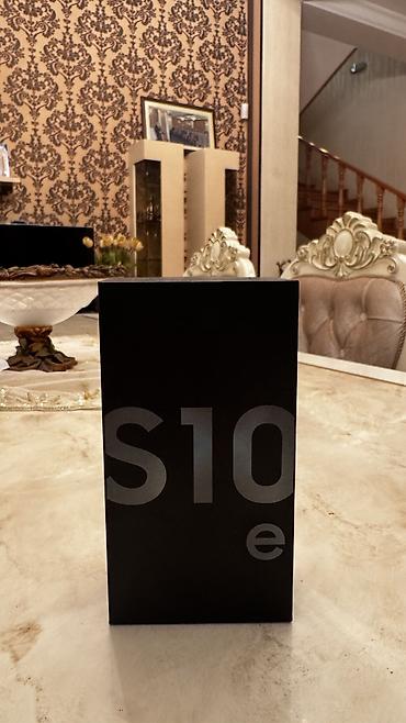 quba ikinci el: Samsung Galaxy S10e, 128 GB, rəng - Qara, Düyməli, Sensor, Barmaq izi — 1